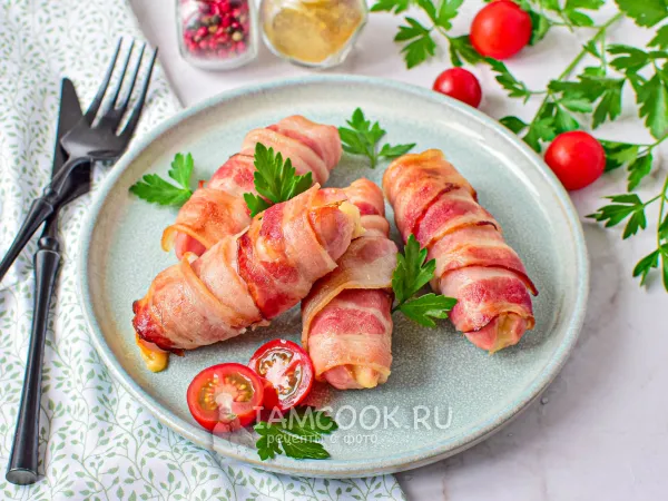 Фото блюда: Сосиски с сыром в беконе