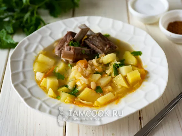 Фото готового блюда: Гороховый суп с бараньими ребрышками