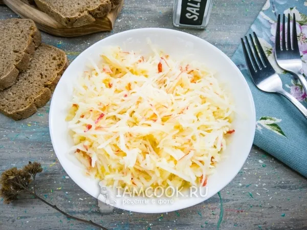 Фото готового блюда: Салат с черной редькой и яблоком