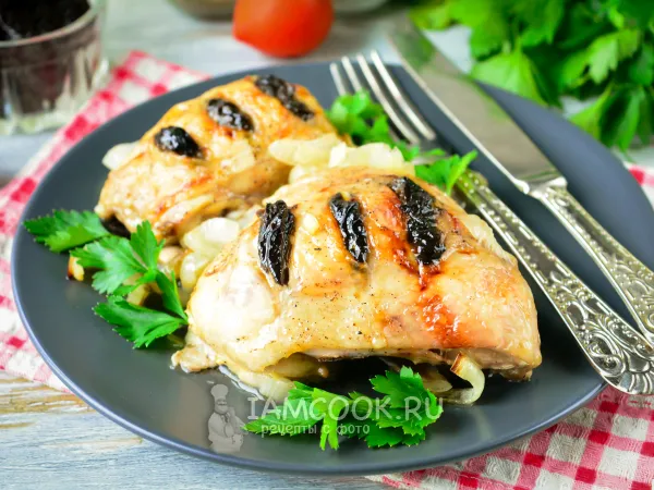 Фото блюда: Куриные бедра с черносливом в духовке