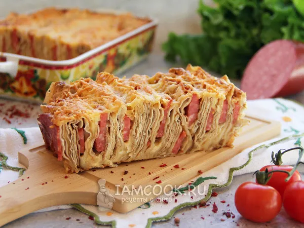 Фото блюда: Пирог-гармошка из лаваша с колбасой