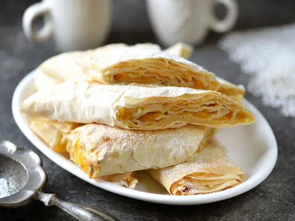 Фото блюда: Бундевара (рулет из теста фило с тыквой)