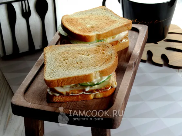 Фото готового блюда: Сэндвич с курицей-гриль