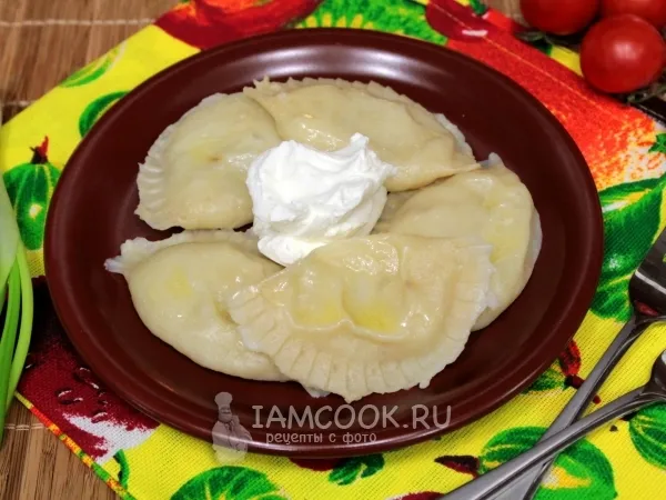 Фото готового блюда: Вареники с картошкой на пару в мультиварке