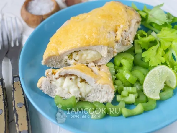 Фото готового блюда: Куриное филе в духовке с сыром