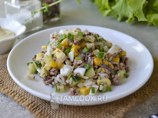 Фото блюда: Салат с тунцом, рисом и огурцом