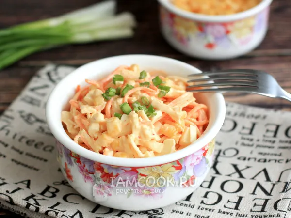 Фото блюда: Салат с морковью, сыром, яйцами и кукурузой