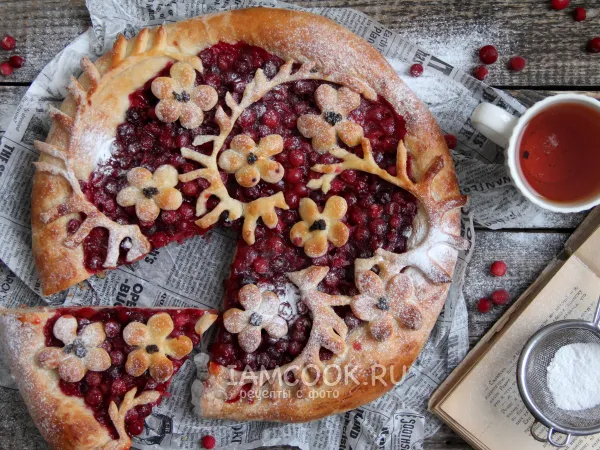 Фото блюда: Пирог с клюквой из дрожжевого теста