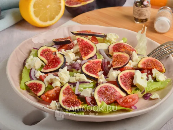 Фото готового блюда: Салат с инжиром и козьим сыром