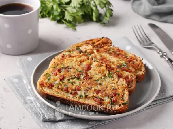 Фото блюда: Горячие бутерброды с картошкой и колбасой