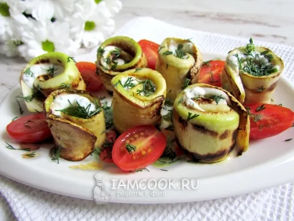 Фото блюда: Кабачковые рулетики с творогом и зеленью