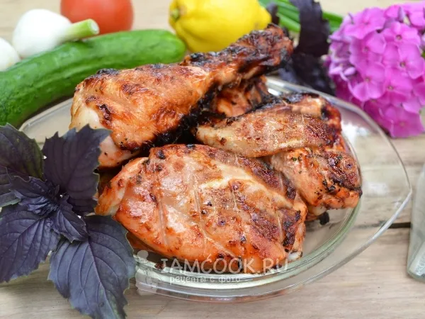 Фото готового блюда: Шашлык из курицы в томатном соусе (с базиликом)