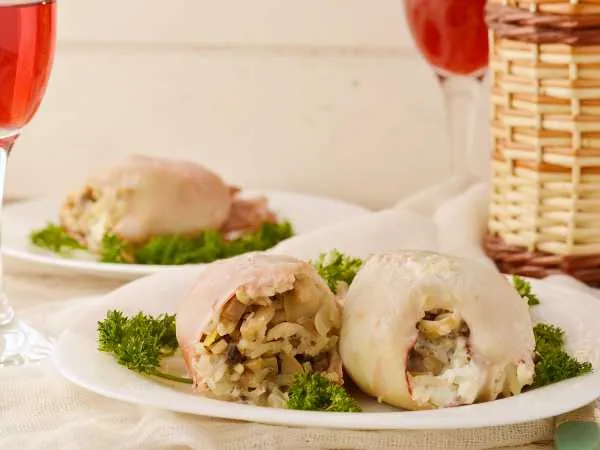 Фото готового блюда: Фаршированные кальмары в духовке