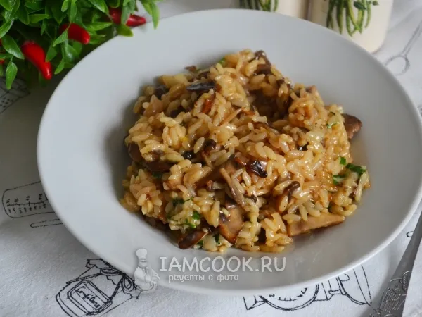 Фото готового блюда: Ризотто с шампиньонами