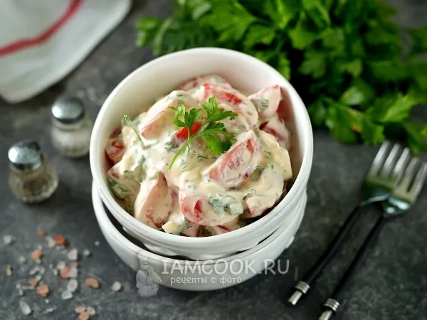 Фото блюда: Салат из помидоров с творожным сыром