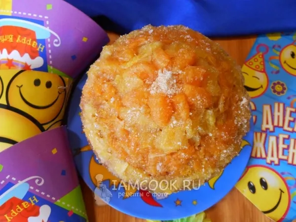 Фото готового блюда: Морковный пирог с фруктами на первый День рождения
