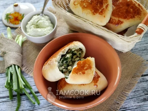 Фото готового блюда: Пирожки с крапивой