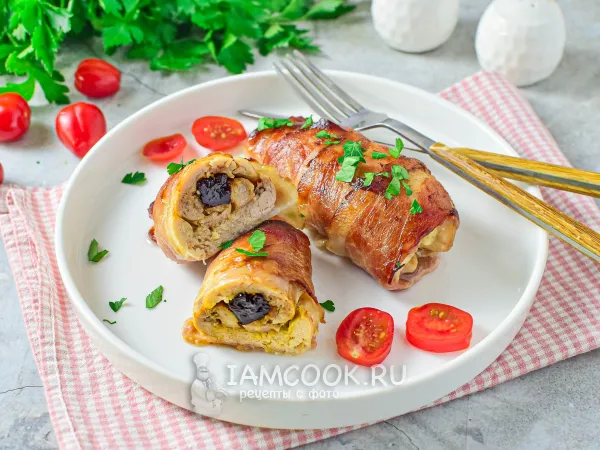 Фото блюда: Куриные рулетики с черносливом в беконе