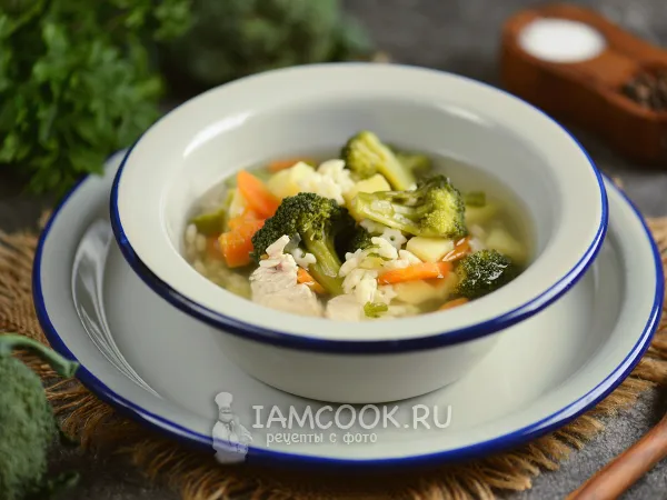 Фото готового блюда: Суп из индейки с брокколи