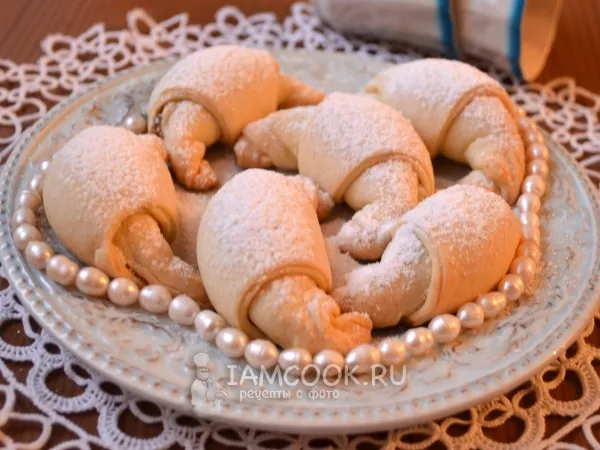 Фото готового блюда: Рогалики на сметане с джемом