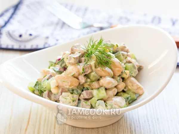 Фото готового блюда: Салат с языком и фасолью