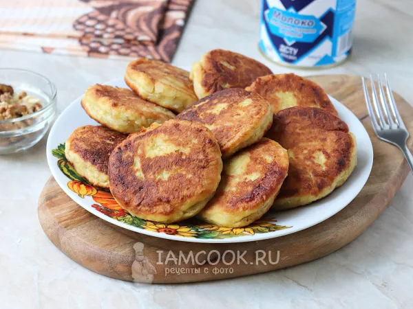 Фото готового блюда: Сырники с грецкими орехами