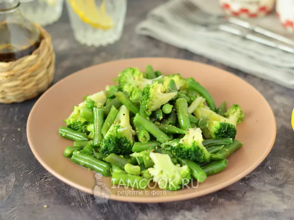 Фото блюда: Стручковая фасоль с брокколи на сковороде