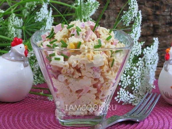 Фото блюда: Салат с «Мивиной» и колбасой