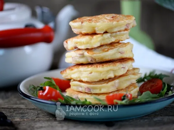 Фото блюда: Оладьи с колбасой и сыром