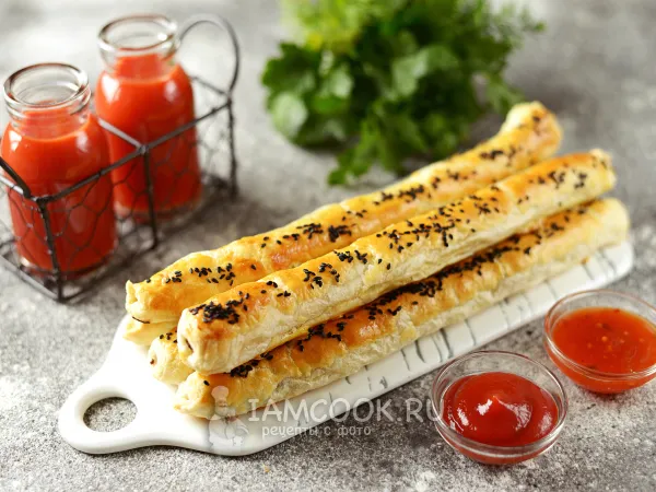 Фото готового блюда: Роллини из слоеного теста (с грибами)