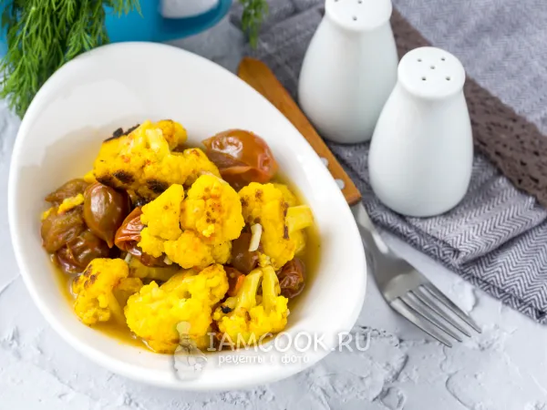 Фото блюда: Цветная капуста с помидорами на сковороде