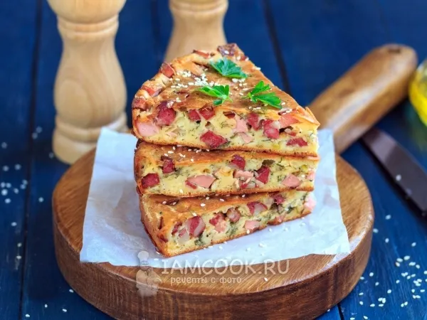 Фото блюда: Пирог с колбасой и сыром