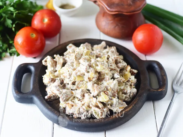 Фото блюда: Жареные лисички с луком и сметаной