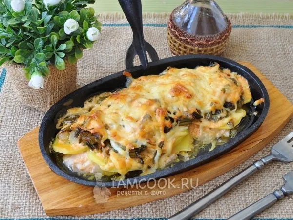 Фото блюда: Куриная грудка, запечённая с папоротником в духовке