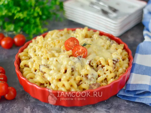 Фото блюда: Макароны с тушенкой в духовке с сыром