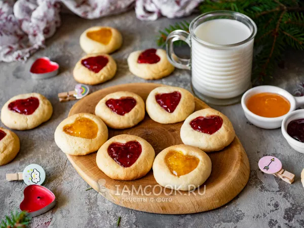 Фото готового блюда: Печенье «Сердечки» с джемом