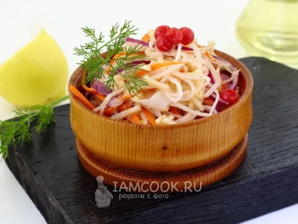 Фото блюда: Салат из дайкона с морковью и яблоком