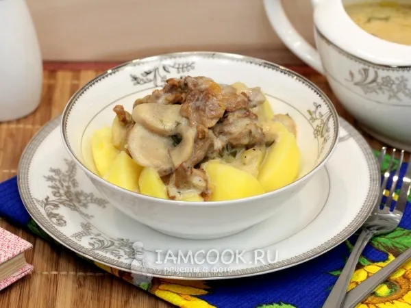 Фото готового блюда: Тушеные грибы в мультиварке