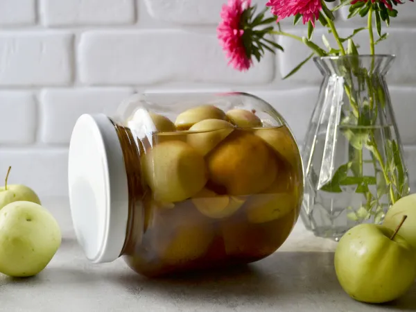 Фото блюда: Маринованные яблоки с корицей на зиму