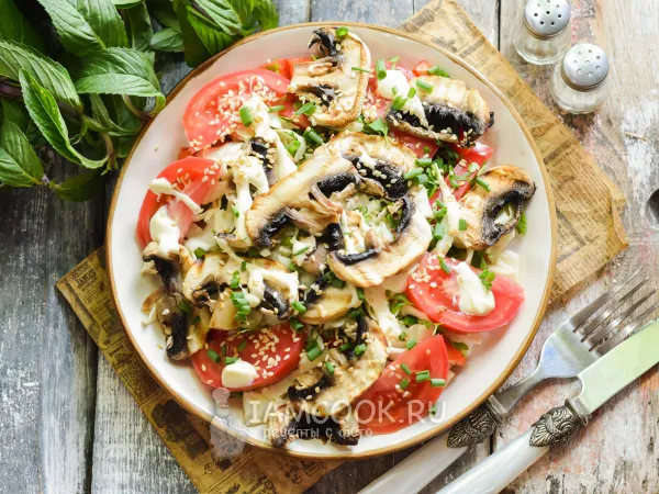 Фото готового блюда: ПП салат с шампиньонами