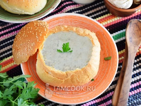 Фото блюда: Чешский чесночный суп-пюре в хлебе
