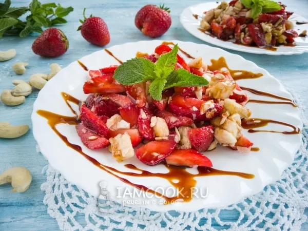 Фото блюда: Салат из клубники и банана