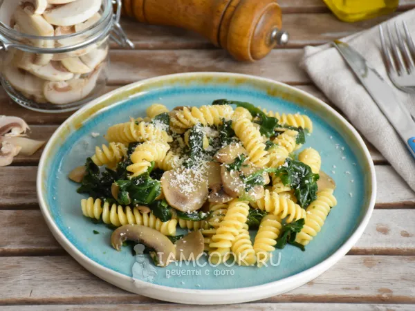 Фото блюда: Паста с грибами и шпинатом