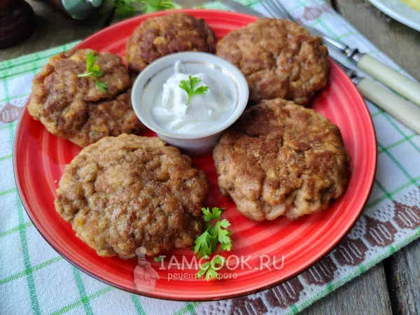 Фото блюда: Котлеты с маринованными огурцами