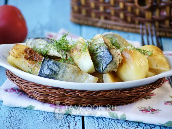 Фото блюда: Скумбрия с картошкой в мультиварке