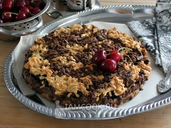 Фото готового блюда: Тертый пирог из песочного теста с вареньем