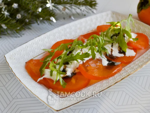 Фото блюда: Салат с хурмой и страчателлой