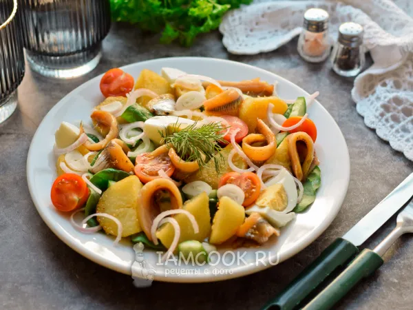 Фото блюда: Салат с картошкой и копченой рыбой