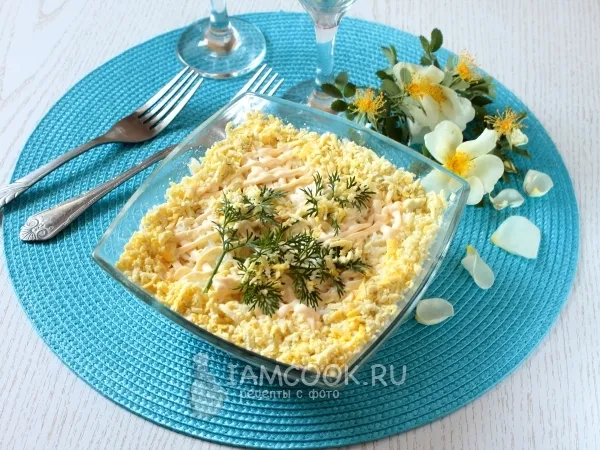 Фото готового блюда: Салат Мимоза с сайрой