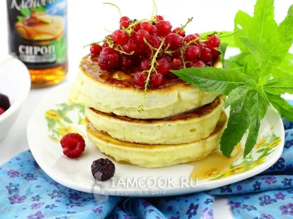 Фото готового блюда: Блинчики с кленовым сиропом